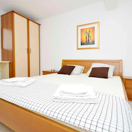 In Okrug Gornji 6188 Apartment